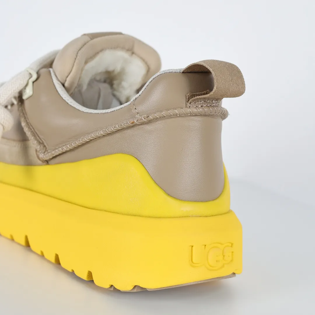 Copy price 💰700 Core recommendation Good price In recent years, uug has launched a series of styles that are partially geared towards the preferences of young consumers and have also moved to the forefront of fashion trends. Shoe body material Water-repellent coated suede upper 17 mm UGGPURE™ implanted wool insole Lightweight non-slip comfortable rubber outsole Brand LOGO trademark Comes with a full set of packaging Size: 35 36 37 38 39 40 41 42 43 44 45